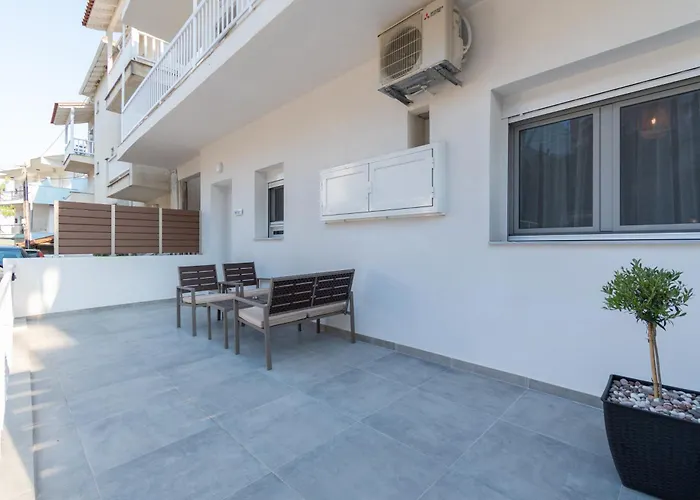 Sandra Seaview Suites