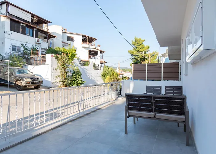 Sandra Seaview Suites